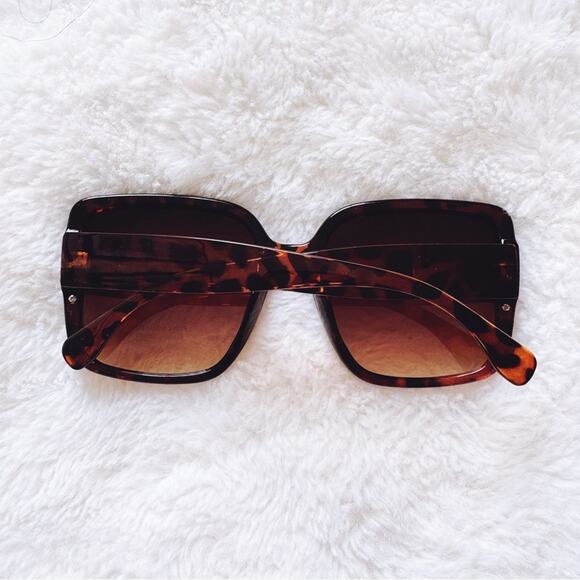 Abby Tortoise Brown Square Frame Sunglasses - Picture 10 of 10